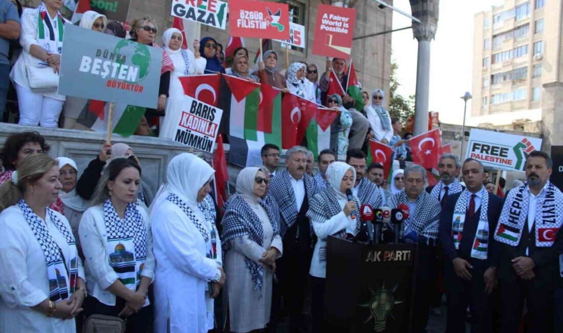 AK Parti Kayseri Kadın Kolları, Gazze’ye destek amacıyla Cumhuriyet Meydanı'nda