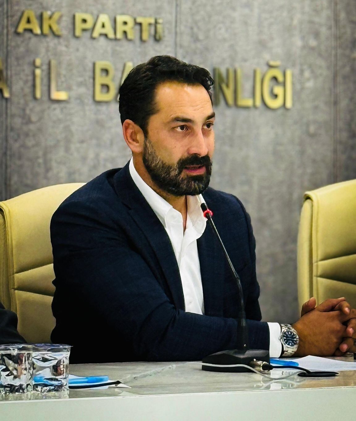 AK Parti MKYK Üyesi Mücahit Arınç, CHP'nin Manisa İl Kongresi'nde