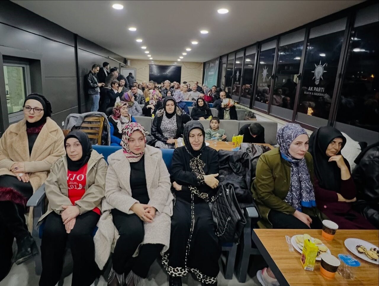 AK Parti Bilecik Teşkilatı, Merkez İlçe Danışma Toplantısı’nda muhtarlar ve