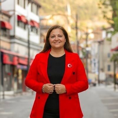 Afyonkarahisar Belediye Başkanı Burcu Köksal, CHP'den ayrılacağı iddialarını yalanladı. Sosyal
