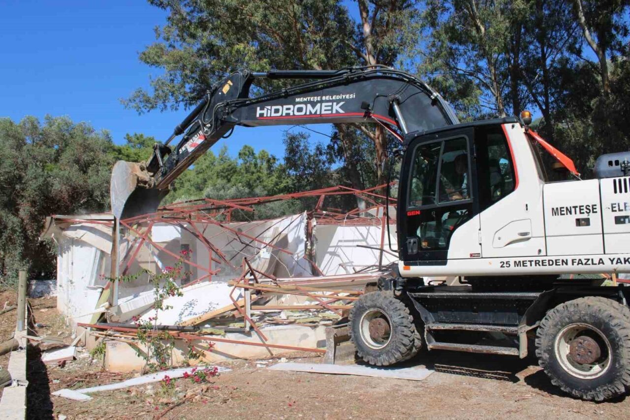 Menteşe'de Ekim ayı kapsamında kaçak yapılarla mücadele programı çerçevesinde 30