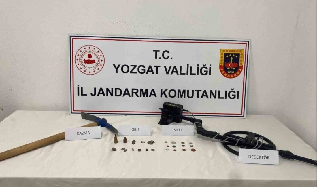 Yozgat'ın Akdağmadeni ilçesinde define arayan Z.B., jandarma tarafından suçüstü yakalanarak