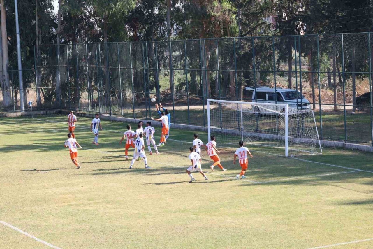 Akdeniz Belediye Spor, Süper Amatör Lig A Grubu'ndaki Tarsus Spor'u