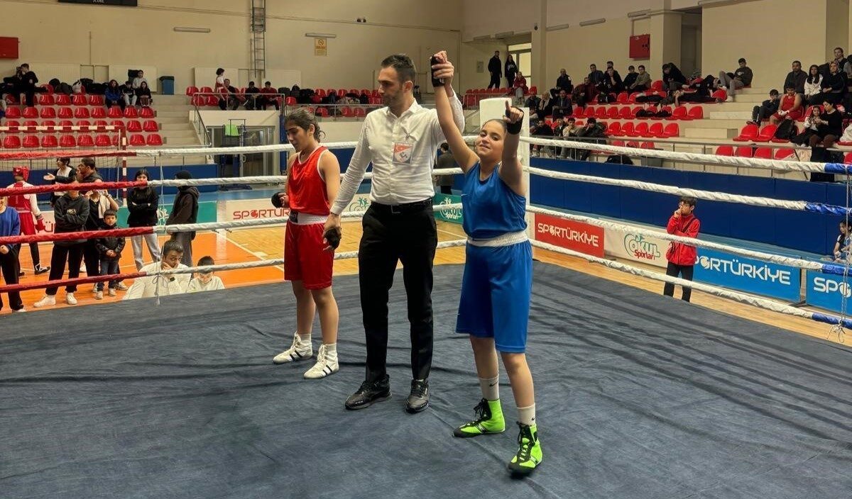 Kayseri'deki 29 Ekim Cumhuriyet Kupası'nda Akdeniz Belediye Spor Kulübü, 13