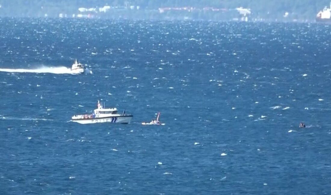 Antalya'nın Konyaaltı Sahili'nde SUP yaparken şiddetli rüzgar nedeniyle açığa sürüklenen