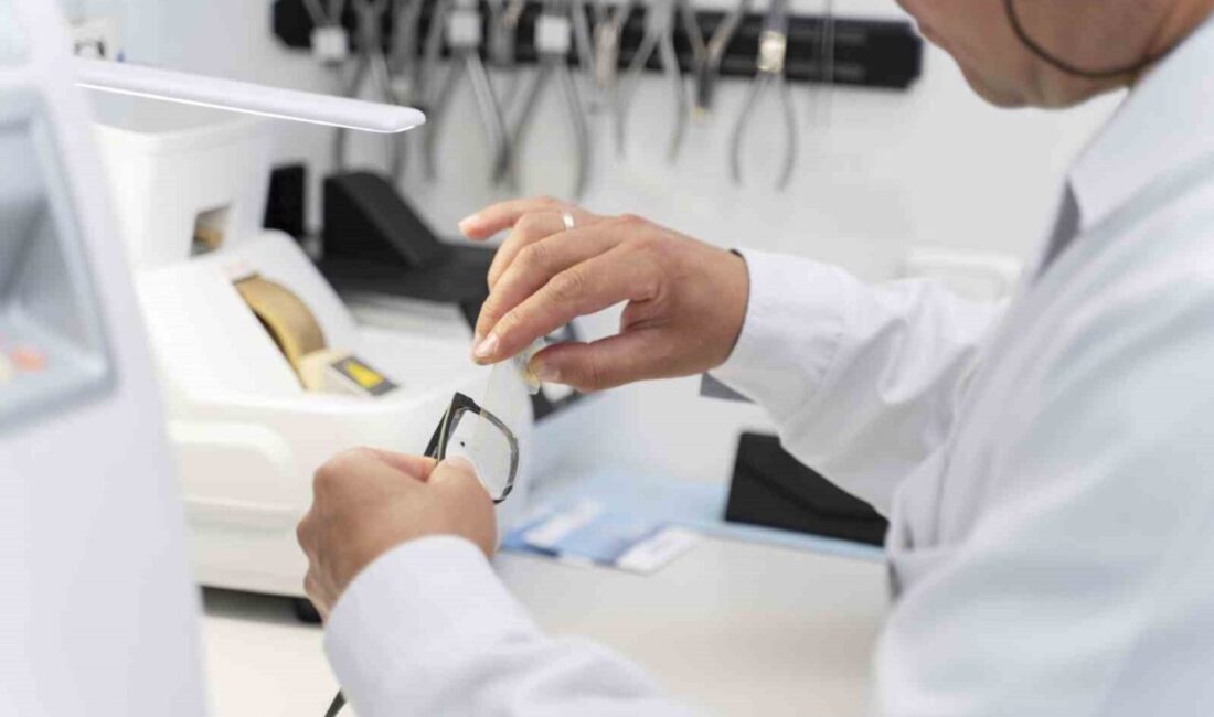 Göz Sağlığı Uzmanı, Akıllı Lens Ameliyatının Yaşam Kalitesini Nasıl Artırdığını Açıkladı Nev Sağlık Grubu'ndan Op. Dr. Özgür Kiriş, 40 yaş sonrası