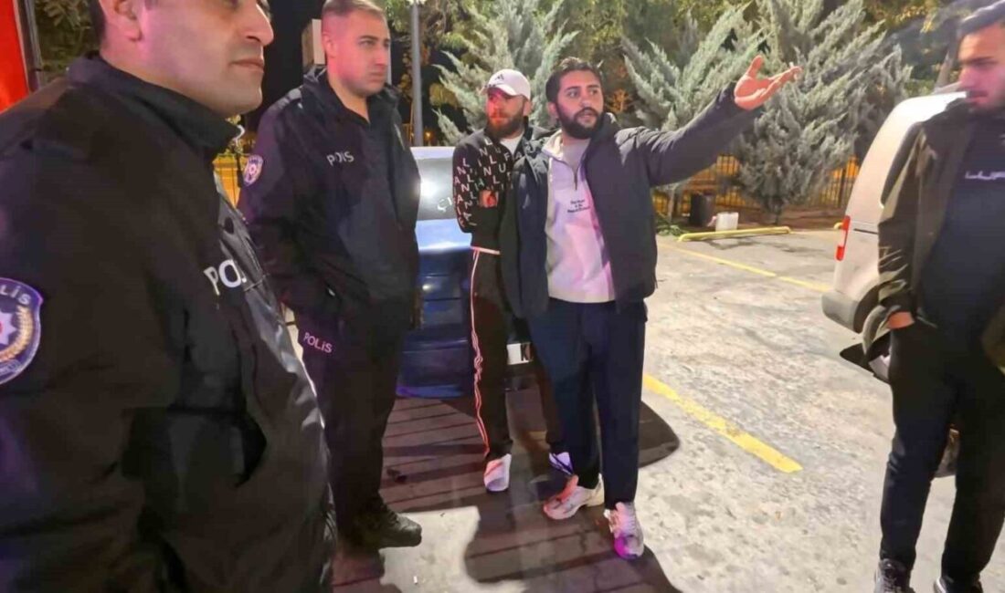 Aksaray’da Alkol Alırken Gözaltına Alınan İki Kişiye Ceza Uygulandı Aksaray'da açık alanda alkol tüketen Sami P. ve Emirhan Ç.,