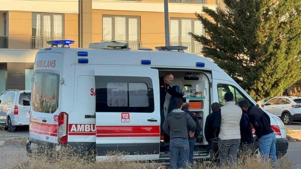 Aksaray’da Nakkaş Mahallesi'nde otomobil ve tır arasında yaşanan kazada 16