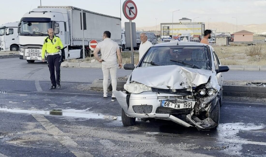 Aksaray'da, otomobil ve tırın çarpışması sonucu 25 yaşındaki Kübra G.,