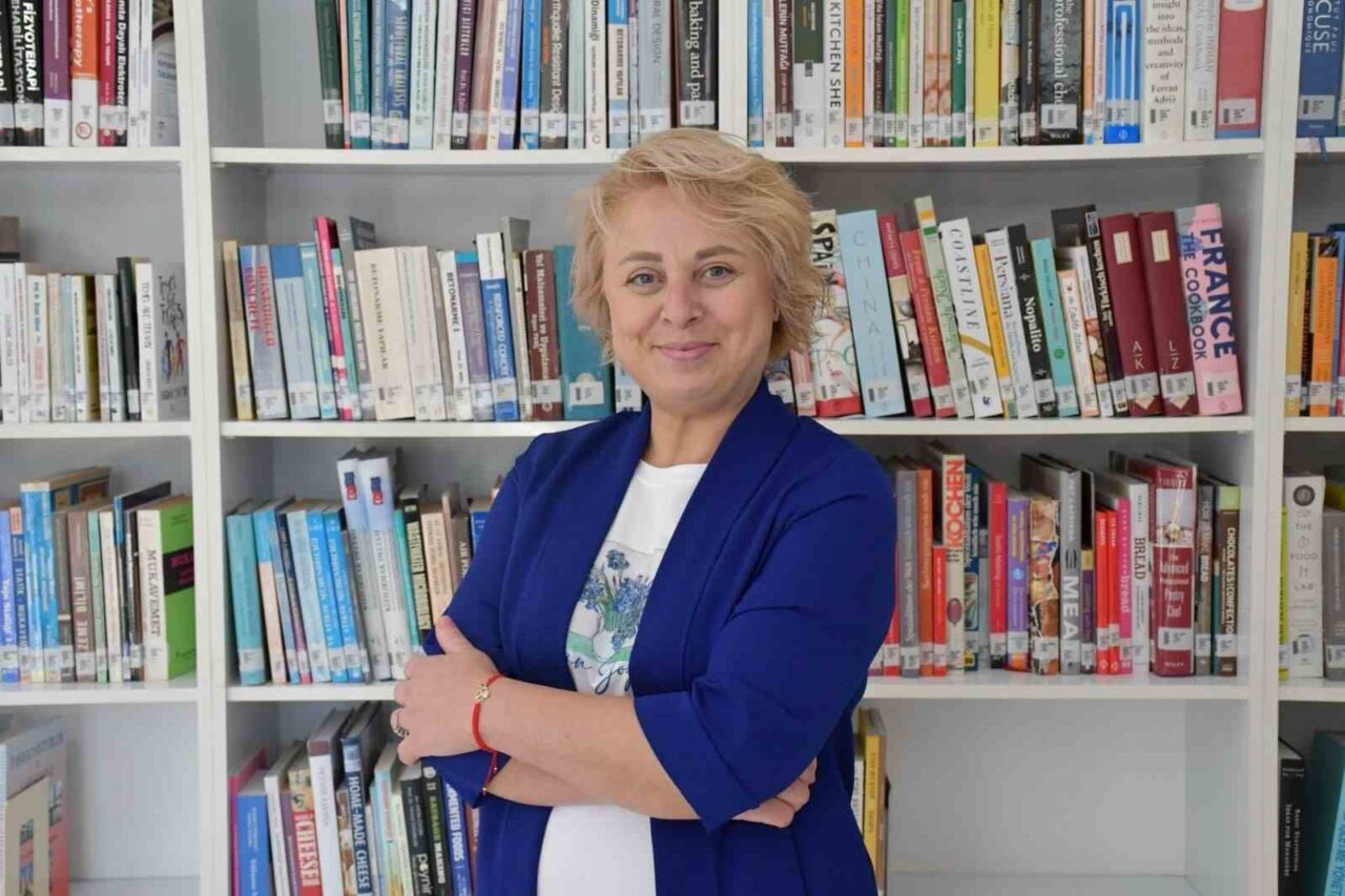 Alanya Üniversitesi, "Bağımlılıkla Başa Çıkma" seminerleri düzenleyerek öğrenciler ve akademisyenler
