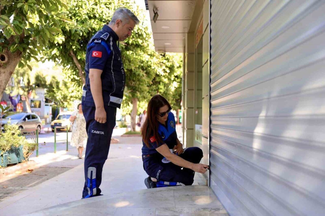 Alanya'da Zabıta Müdürlüğü, hijyen denetimlerinde kural ihlali yapan iki işletmeyi