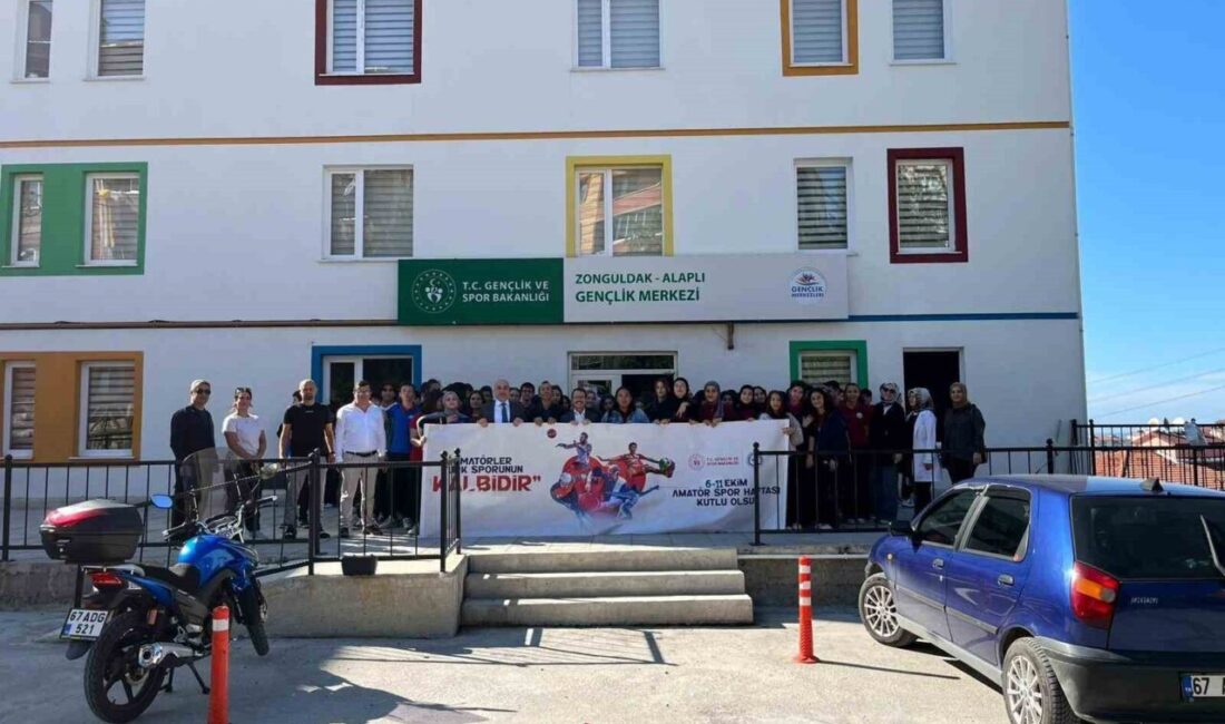 Alaplı'da Amatör Spor Haftası, Kaymakam Selçuk Köksal'ın katılımıyla yapılan kortej