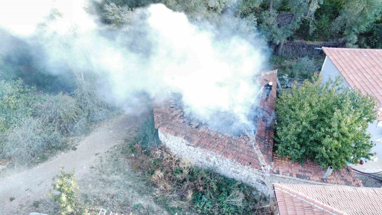 Çorum'un Alaca ilçesinde Hasan Ö.'ye ait evin tandır bölümünde çıkan