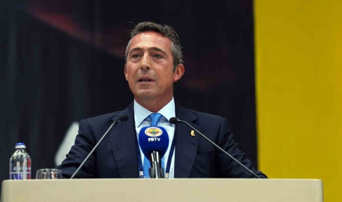 Ali Koç: Fenerbahçe’nin Geleceği İçin Borç Yapılanmalarını Değil, Şampiyonlukları Hedefleyelim Fenerbahçe'nin eski başkanı Ali Koç, kulübün borçlara değil şampiyonluklara odaklanması