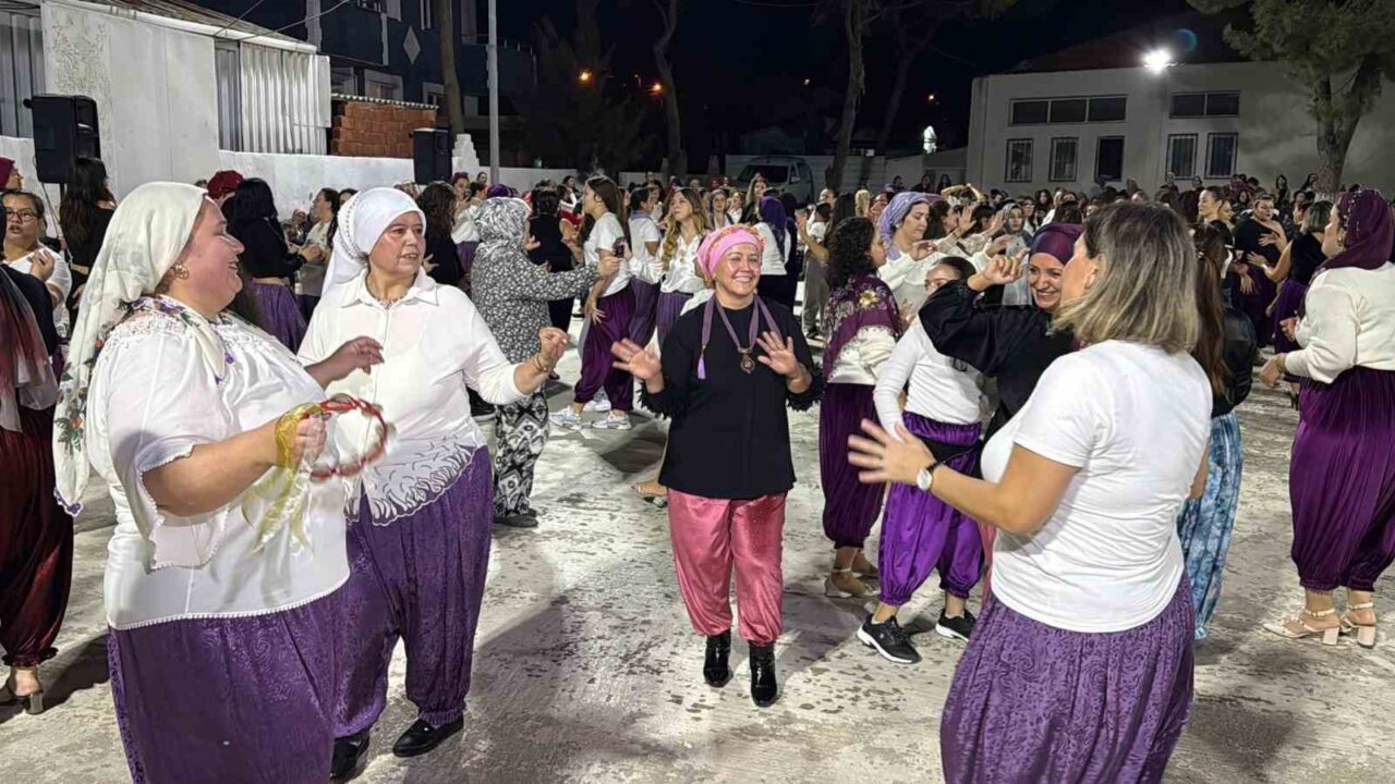İzmir’in Aliağa ilçesine bağlı Helvacı Mahallesi'nde kadınlar, Fatih Mahallesi Muhtarı