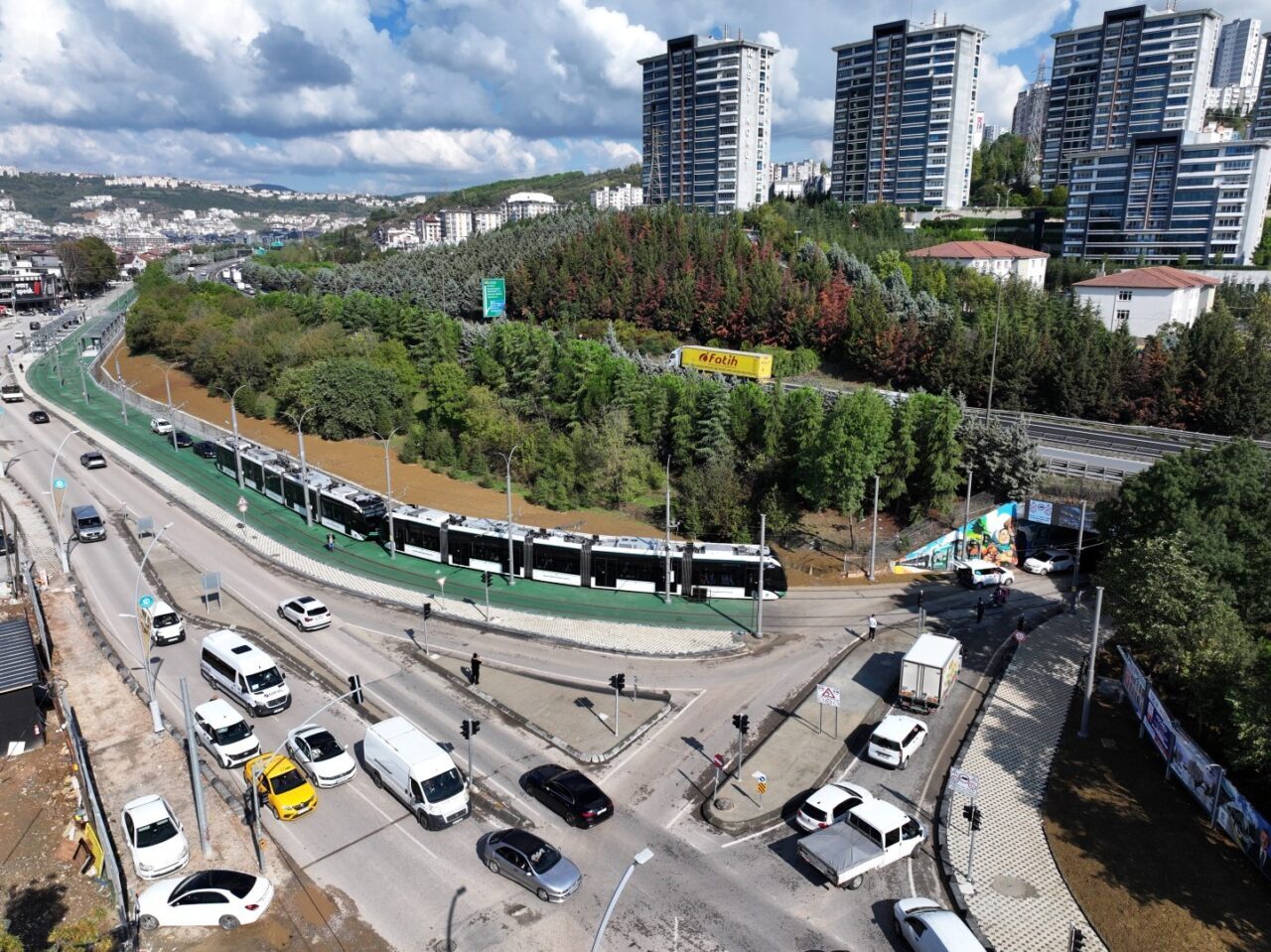 Kocaeli Büyükşehir Belediyesi, İzmit Alikahya'daki TEM otoyolu alt geçidi ve
