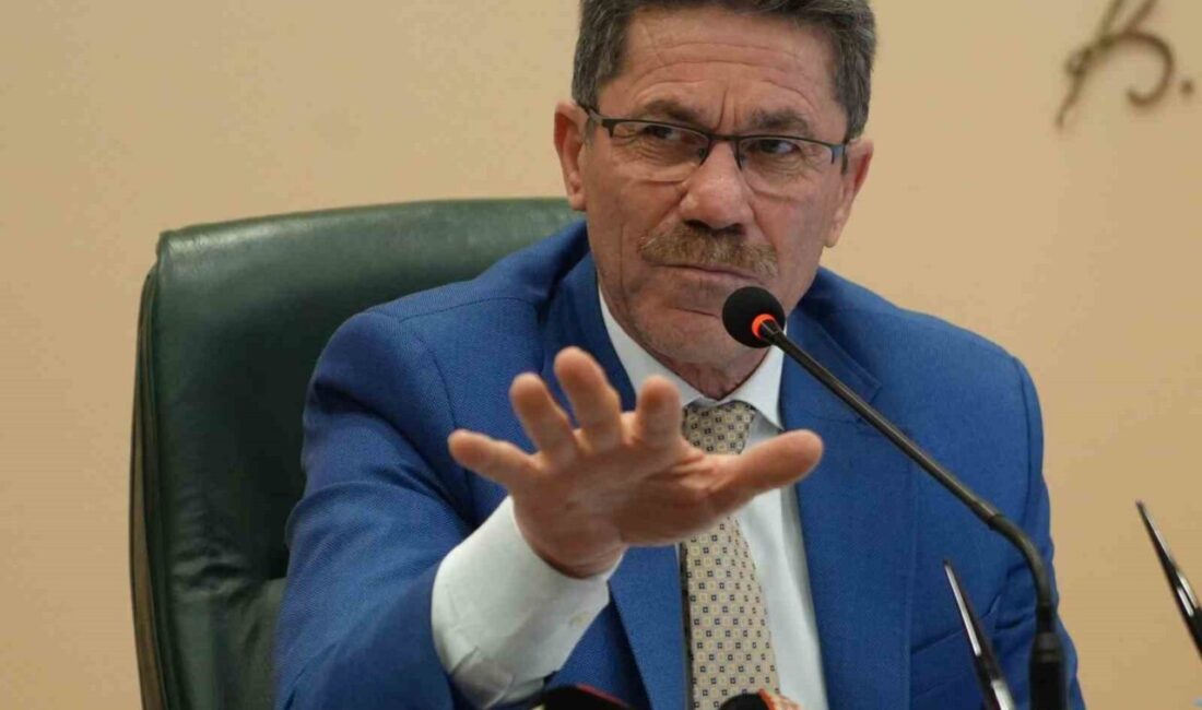 Samsun Büyükşehir Belediyesi’nde Tramvay Sayısı Artırıldı, Sendika Baskısı İddiaları Tartışıldı Samsun Büyükşehir Belediye Meclisi, yapılan toplantıda tramvay sayısını 12’ye yükseltti.