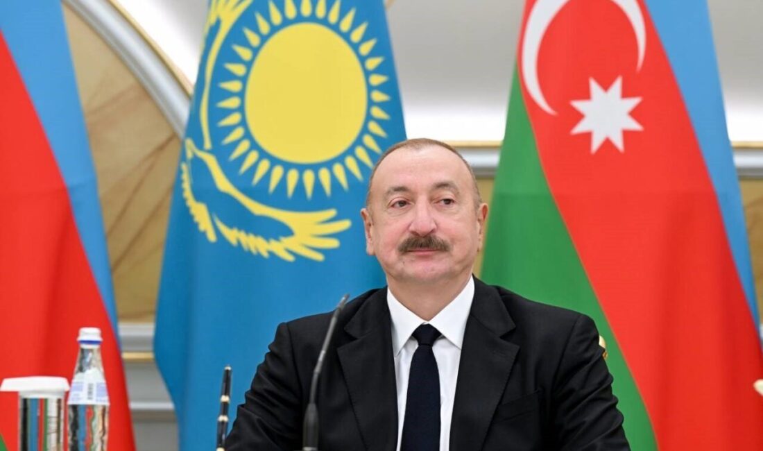 Azerbaycan ve Kazakistan Liderlerinden Tarihi Kargo Taşımacılığı Açıklaması Azerbaycan Cumhurbaşkanı İlham Aliyev, Kazakistan'daki basın toplantısında, Ermenistan'a kargo taşımacılığındaki
