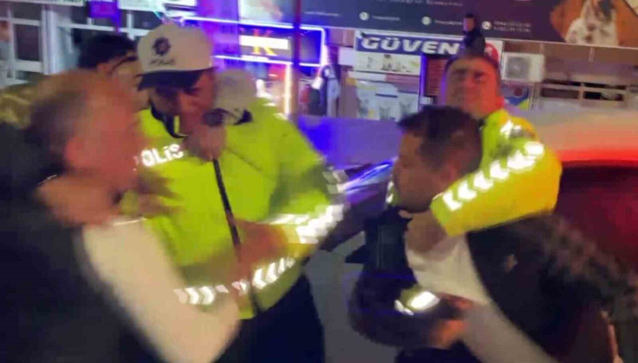 Aksaray'da alkollü sürücü Serkan S. kırmızı ışıkta bekleyen araca çarptıktan