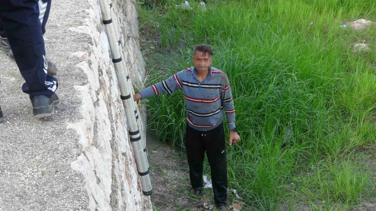 Antalya'nın Konyaaltı ilçesinde alkol etkisinde su kanalına düşen Gökhan H.,