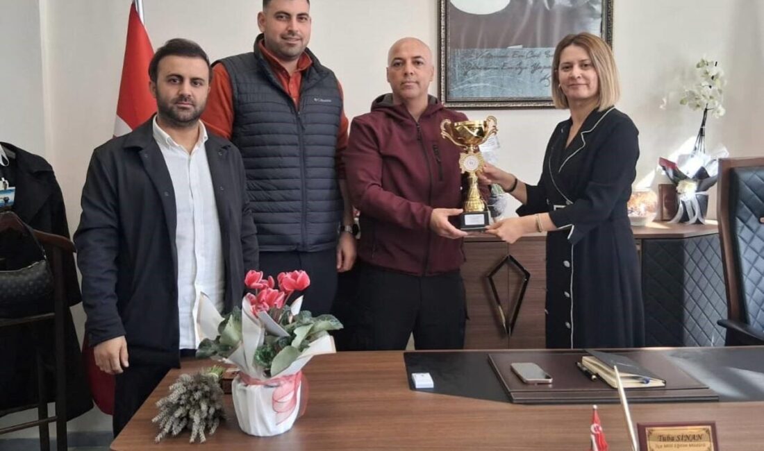 Kütahya'da düzenlenen Kamu Spor Oyunları 3x3 Basketbol Turnuvası'nda, Altıntaş İlçe