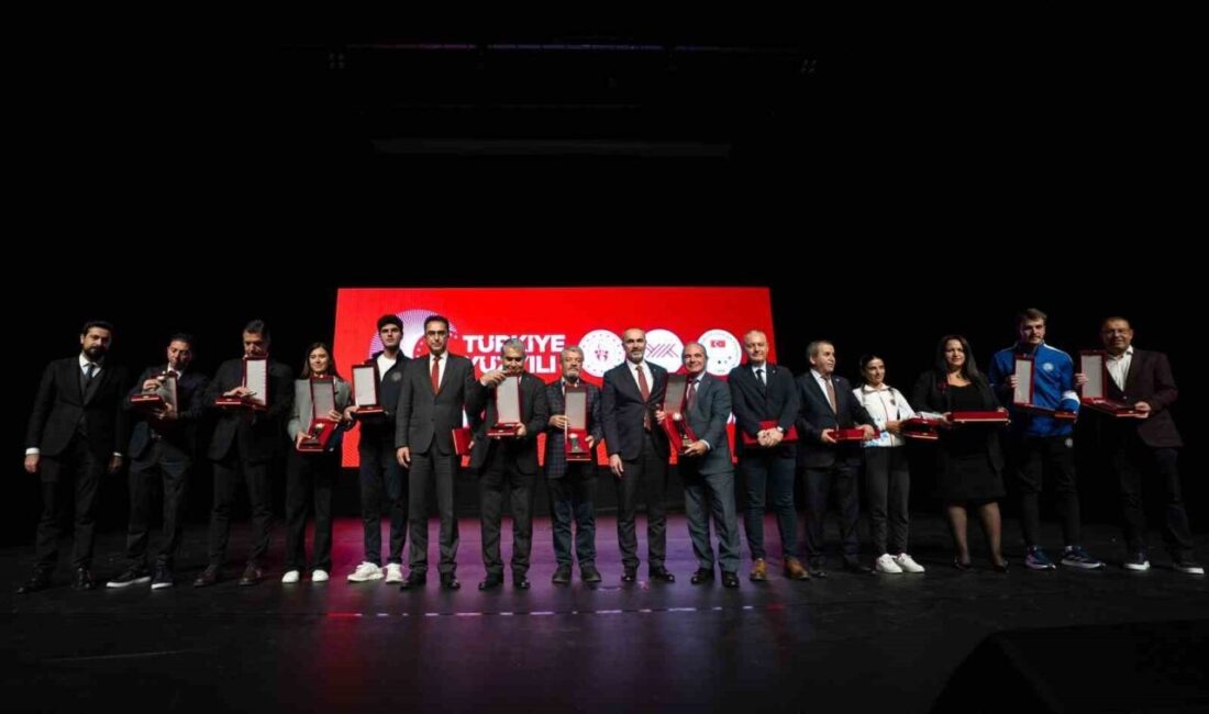 Türkiye Üniversite Sporları Federasyonu, Anadolu Üniversitesi’ni Polonya’daki Avrupa Tekvando Şampiyonası'ndaki