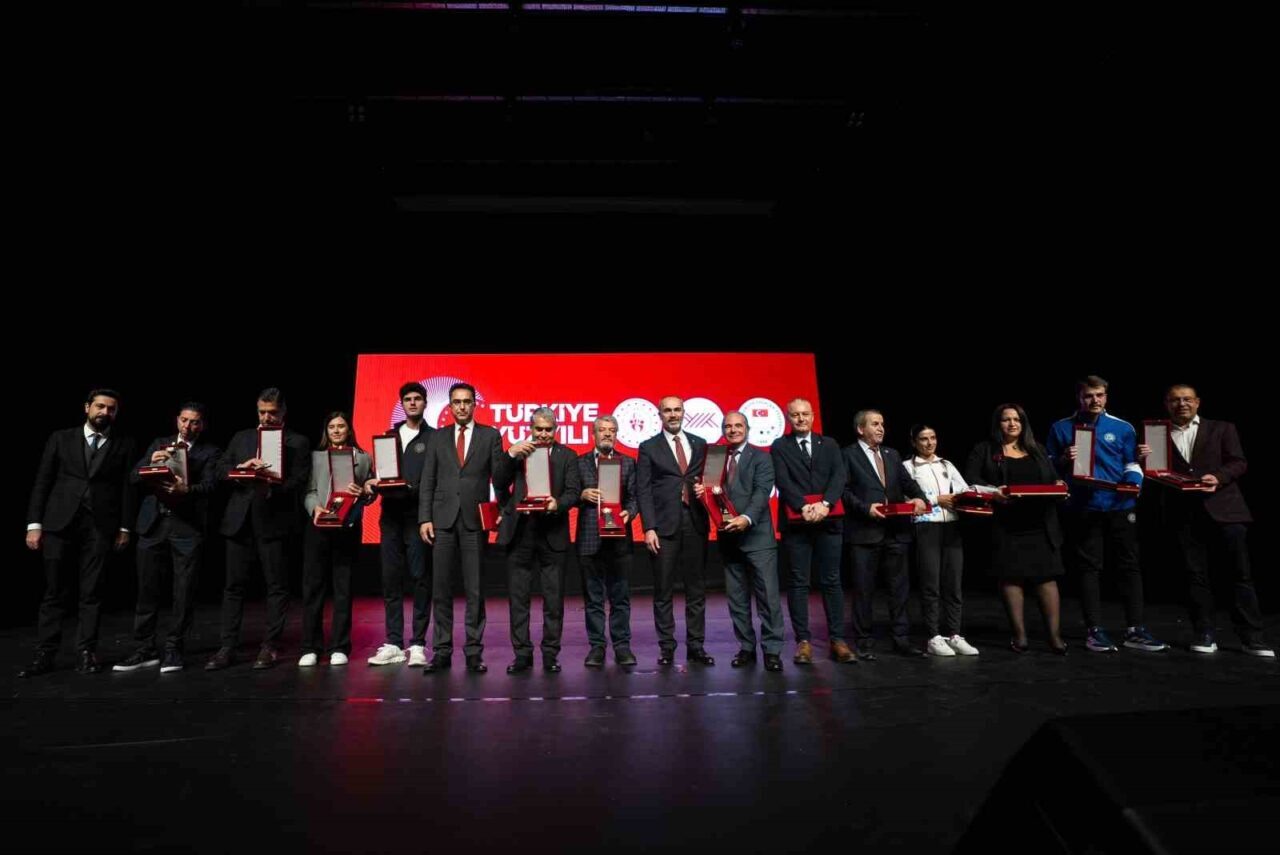 Türkiye Üniversite Sporları Federasyonu, Anadolu Üniversitesi’ni Polonya’daki Avrupa Tekvando Şampiyonası'ndaki