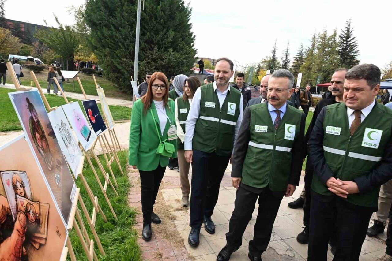 Eskişehir’de düzenlenen YeşilayFest etkinliği, bağımlılıklarla mücadelede toplum bilincini artırmayı hedefliyor.