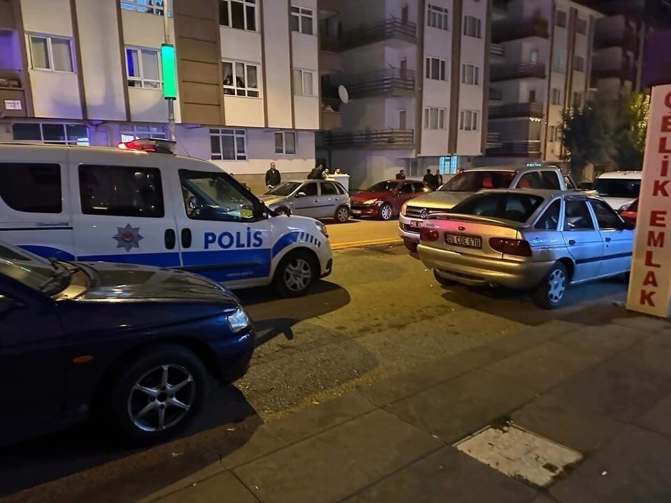 Ankara'nın Kızılcahamam ilçesinde S.A. ve Y.Ç. arasında çıkan kavga, bıçaklı
