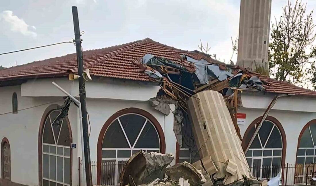 Çanıllı Mahallesi’nde Cami Minaresinin Yıkılması Büyük Bir Facianın Eşiğinden Dönüldü Ankara'nın Ayaş ilçesindeki Çanıllı Mahallesi'nde, yoğun yağışlar sonucu bir caminin