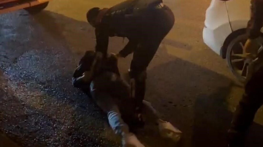 Ankara'da kendilerini polis olarak tanıtan iki dolandırıcı, 66 yaşındaki bir