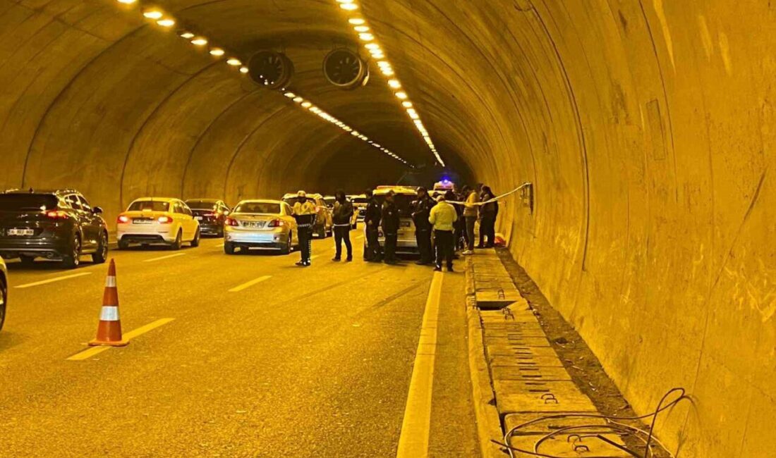 Ankara'nın Keçiören ilçesinde bir otomobildeki şahıslar arasında çıkan tartışma silahlı