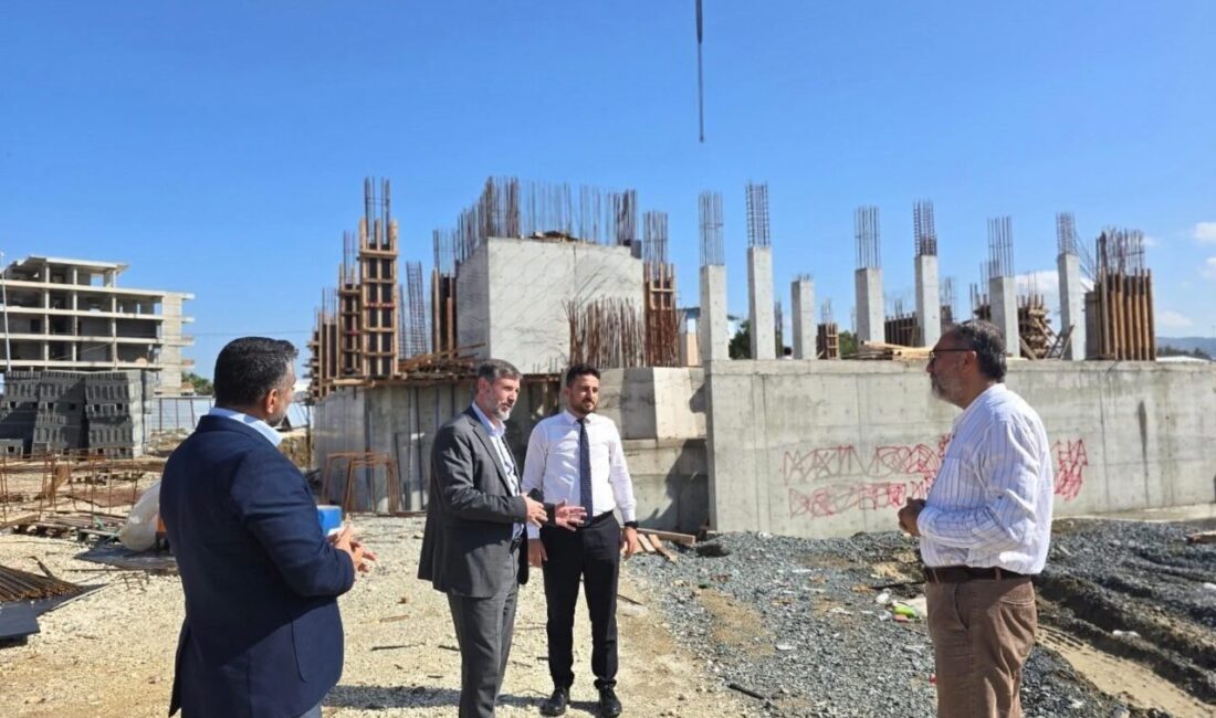 Antakya’da Yeni Camii İnşaatı Ramazan’a Yetiştirilmeye Çalışılıyor Hatay'ın Antakya ilçesindeki otogar bölgesinde inşa edilen caminin çalışmaları devam
