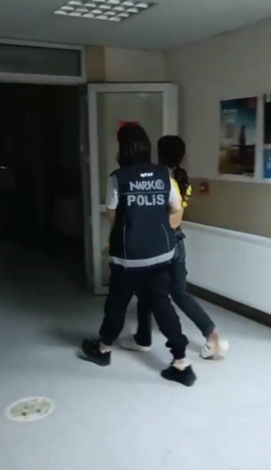 Hatay'ın Antakya ilçesinde, uyuşturucu ticareti suçlamasıyla aranan B.T. ve N.İ.,
