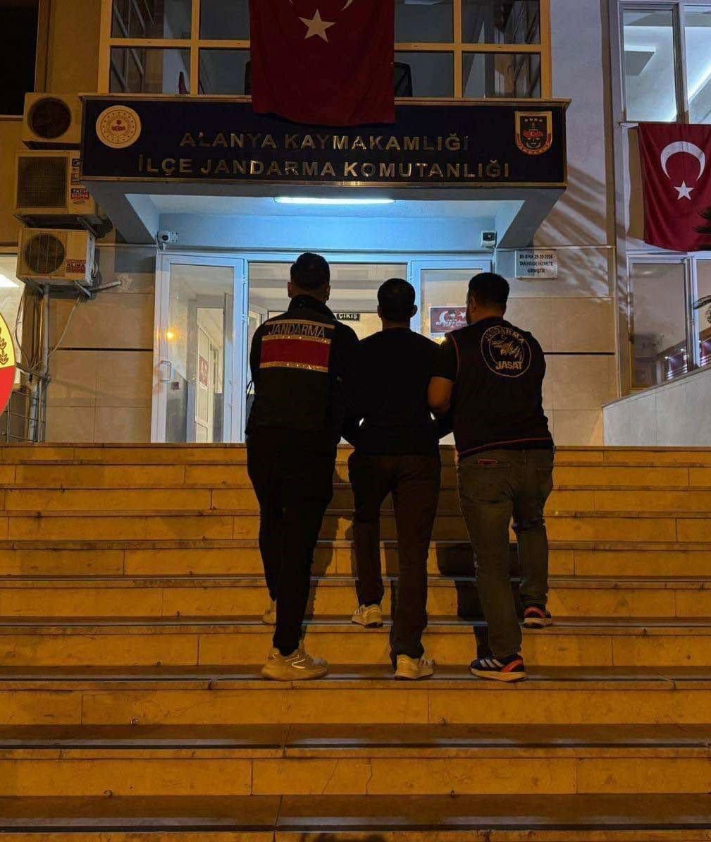 Antalya'da Jandarma Suç Araştırma Timleri (JASAT), son 72 saatte çeşitli