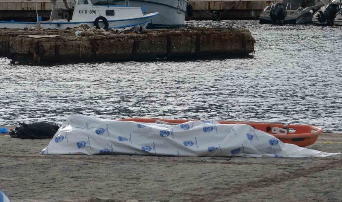 Antalya’da Denizde Erkeğe Ait Ceset Bulundu, Kimliği Tespit Edilemedi Antalya'nın Muratpaşa ilçesinde deniz üzerinde bir erkek cesedi bulundu. Kimliği