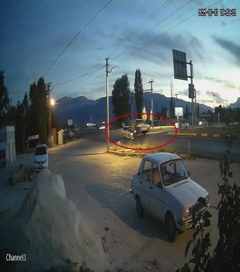 Antalya'nın Elmalı ilçesinde hafif ticari araç ile otomobilin çarpışması sonucu