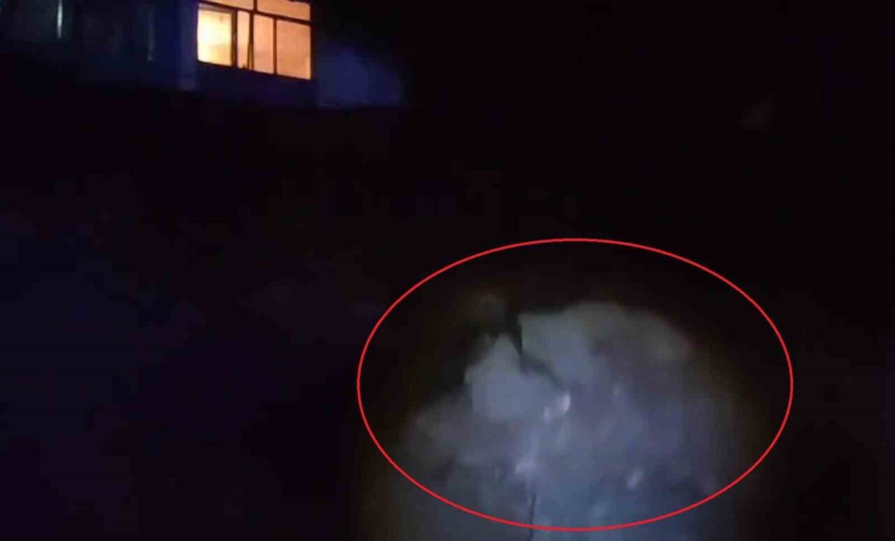 Antalya'nın Serik ilçesinde inşaat kazısı sırasında meydana gelen toprak kayması,
