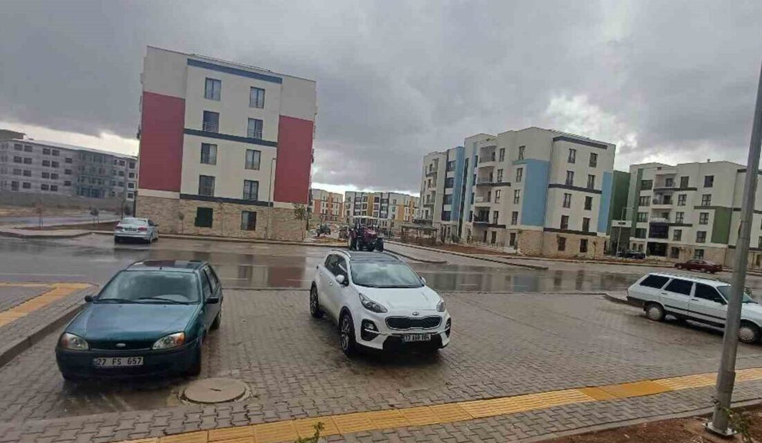 Gaziantep'in Araban ilçesi, Ekim ayının ilk yağmuruna bu sabah kavuştu.