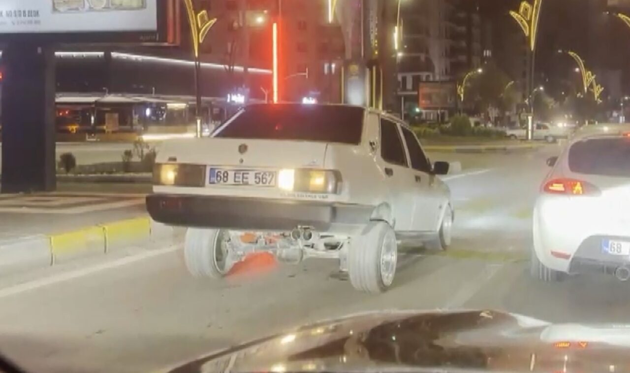 Aksaray'da, Harun A. adlı sürücü, muayenesiz aracını süspansiyonla modifiye ederek