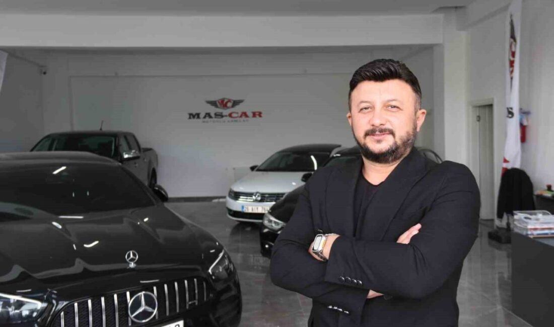 Sefa Güngören’den Yıl Sonu Araç Piyasasında Fiyat Artışı Uyarısı Eskişehir’de 2’nci el araç satıcısı Sefa Güngören, yıl sonunda araç