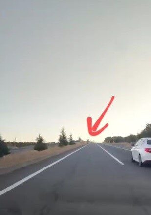 Elazığ'ın Karakoçan ilçesinde meydana gelen kazada, sürücüsünün kontrolü kaybetmesi sonucu