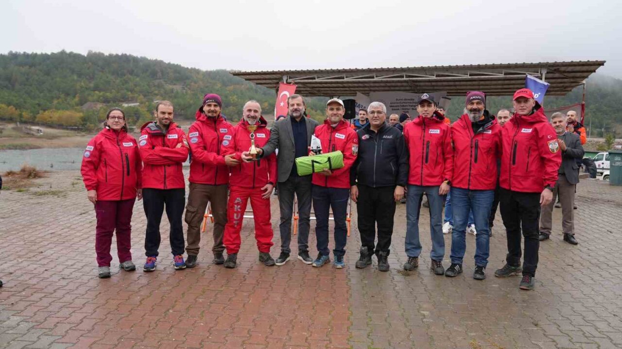 Bursa'da AFAD ve Gürsu Belediyesi iş birliğiyle düzenlenen Macera Takım