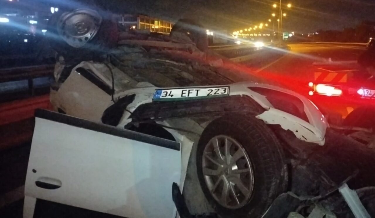 Sancaktepe’de Gece Saatlerinde Hızlı Otomobil Kazası: 4 Yaralı