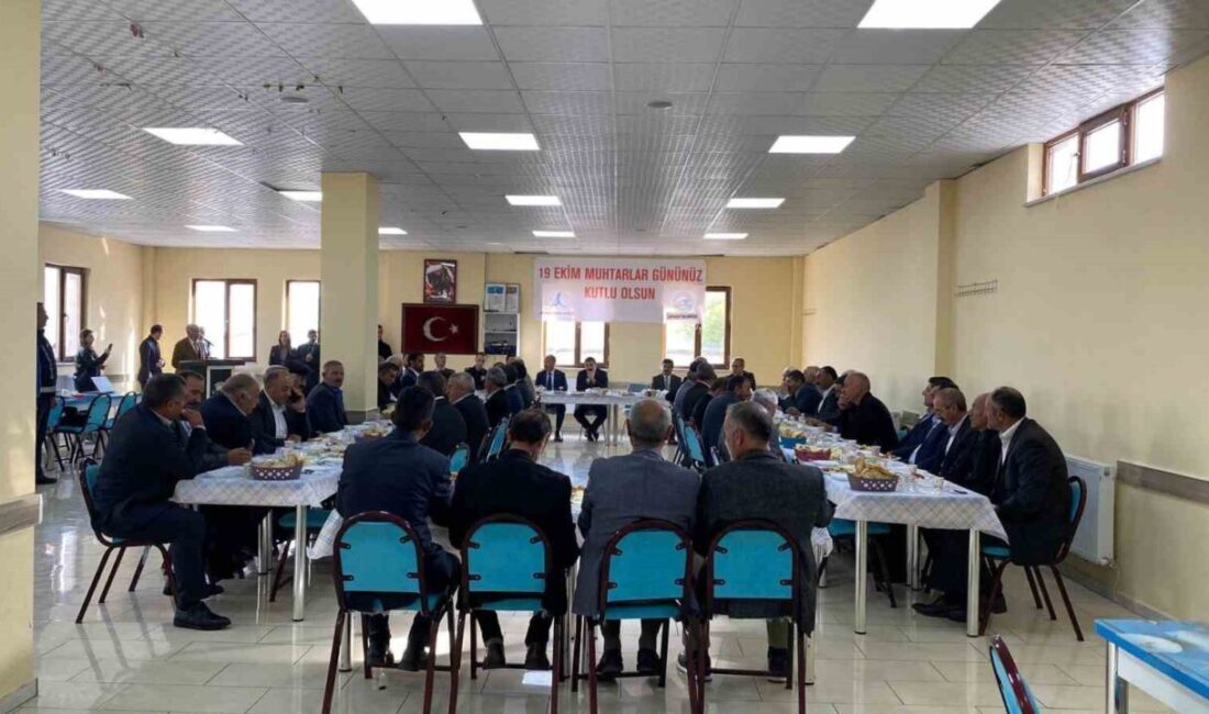 Arpaçay Kaymakamı Akköz, Muhtarlarla Yaparak Sıkı İlişkiler Kurdu Arpaçay Kaymakamı Muhammed Burak Akköz, muhtarlarla bir araya gelerek muhtarlığın