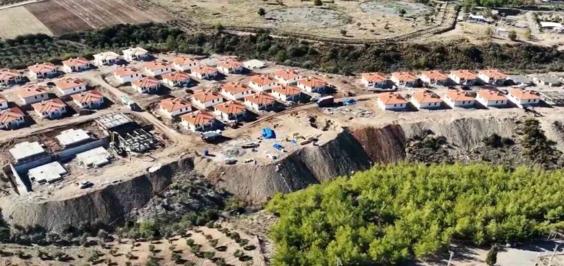 Hatay'da Arsuz ilçesi Arpadaderesi Mahallesi'nde inşa edilen 2. etap kırsal