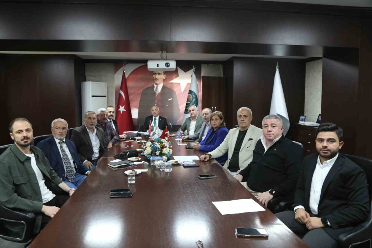 Artvin Ticaret Borsası, 2025-2026 zeytin hasadı için fiyatları belirledi. Yönetim