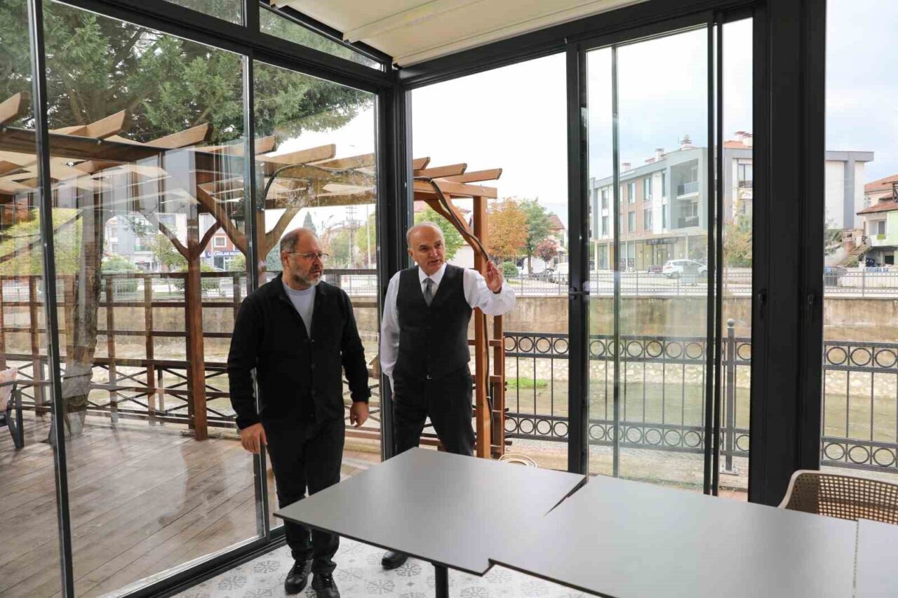 Düzce Belediye Başkanı Dr. Faruk Özlü, Asar Kemer Park'ta seyir