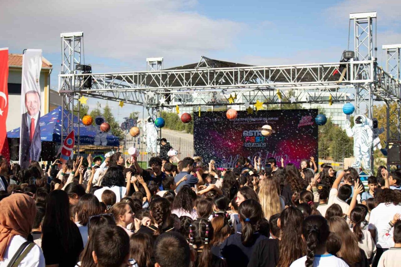 11 Ekim'e kadar sürecek AstroFest, Gaziantep Bilim Merkezi'nde gökyüzü gözlemleri,