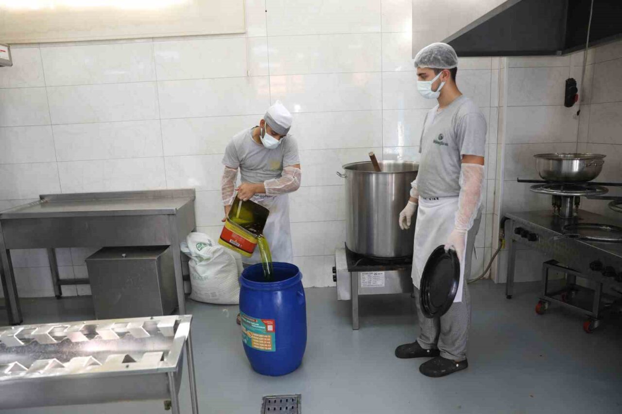 Diyarbakır Büyükşehir Belediyesi, bitkisel atık yağların kaynağında ayrıştırılması için Diyarbakır